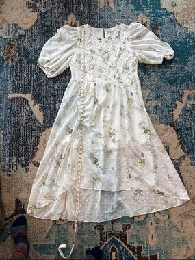 Women’s White Floral with subtle skeleton design Puff-Sleeve Dress